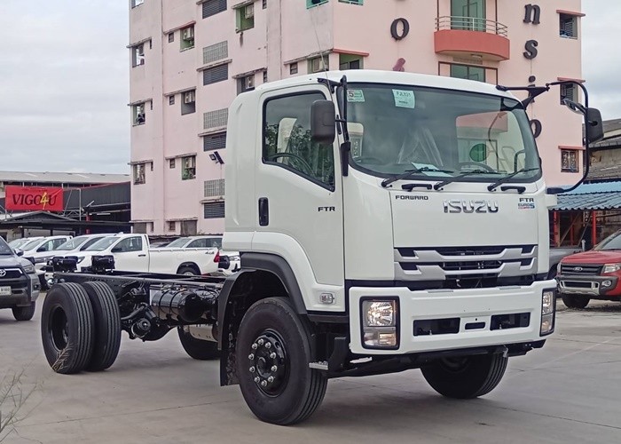 Used 10
                    ISUZU
                     for Sale Image