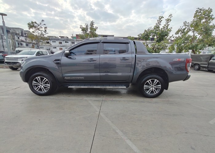 Used 12
                    TOYOTA
                     for Sale Image