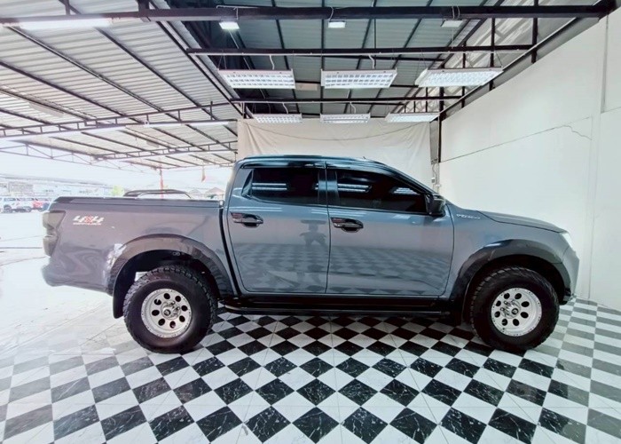 Used 1
                    ISUZU
                     for Sale Image