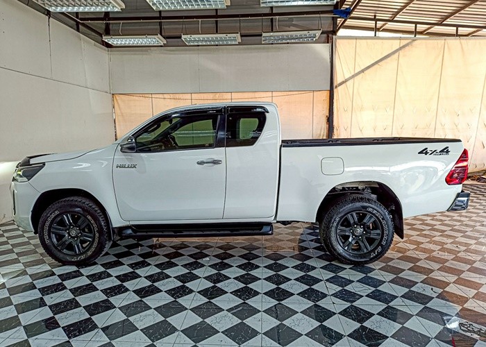 Used 12
                    TOYOTA
                     for Sale Image