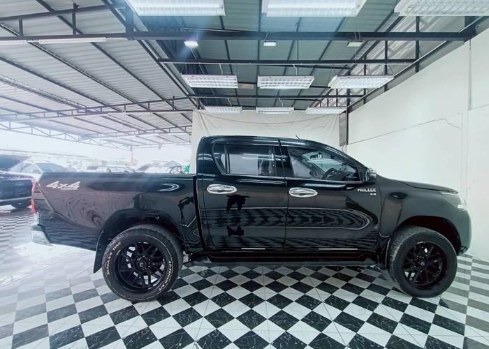 Used 10
                    TOYOTA
                     for Sale Image