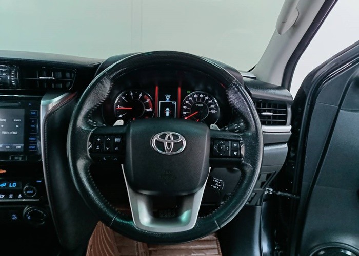 Used 5
                    TOYOTA
                     for Sale Image