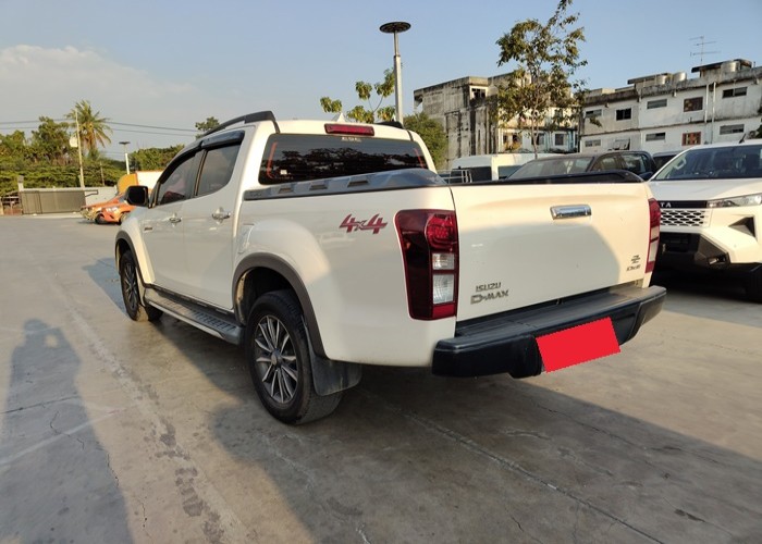 Used 1
                    ISUZU
                     for Sale Image