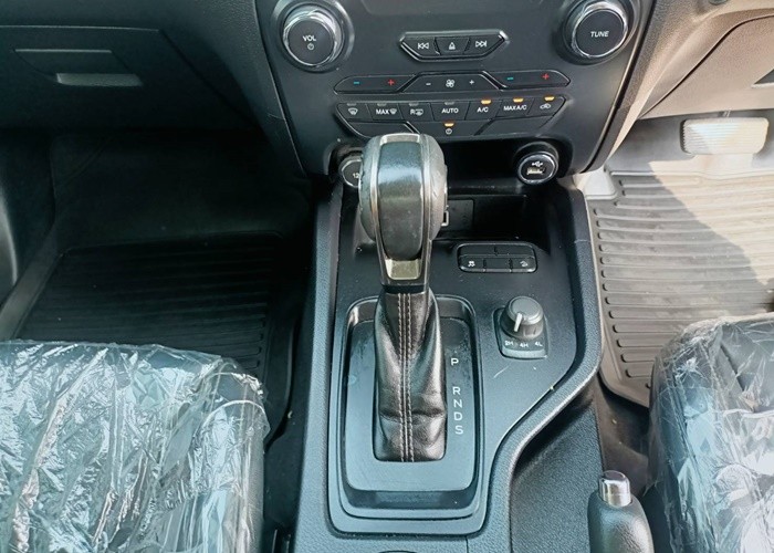 Used 8
                    FORD
                     for Sale Image