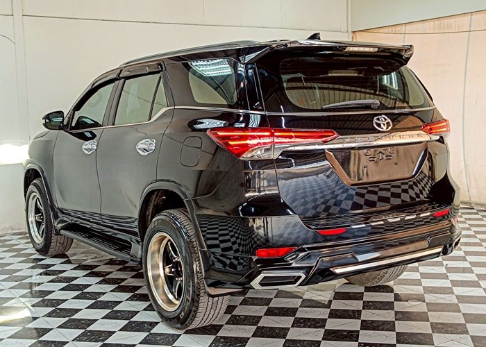 Used 5
                    TOYOTA
                     for Sale Image