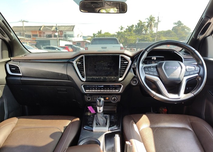 Used 5
                    ISUZU
                     for Sale Image