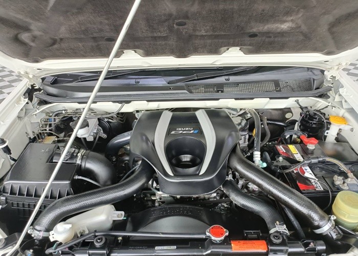 Used 8
                    ISUZU
                     for Sale Image