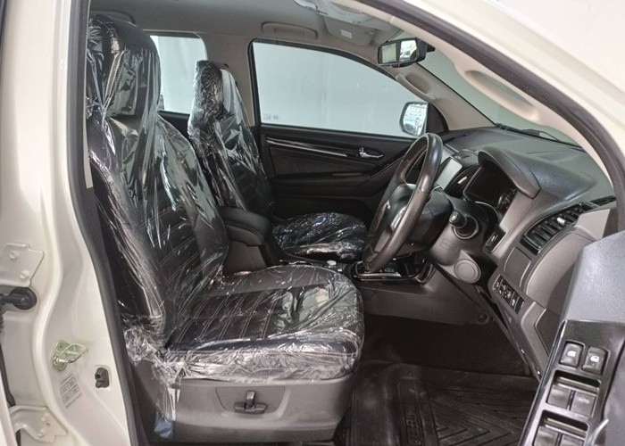 Used 8
                    ISUZU
                     for Sale Image