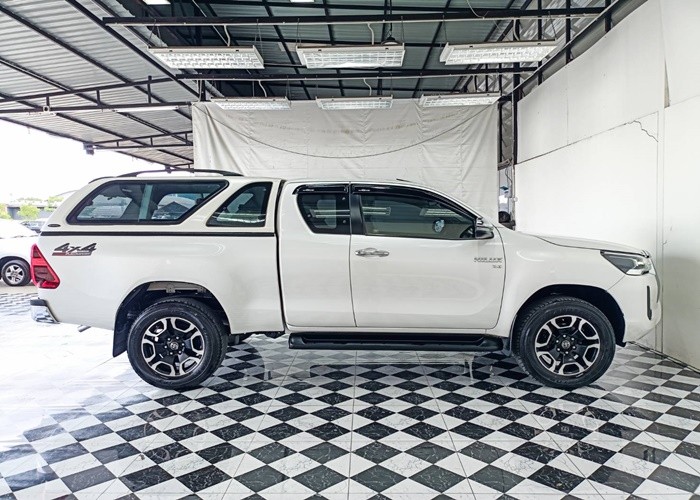 Used 5
                    TOYOTA
                     for Sale Image