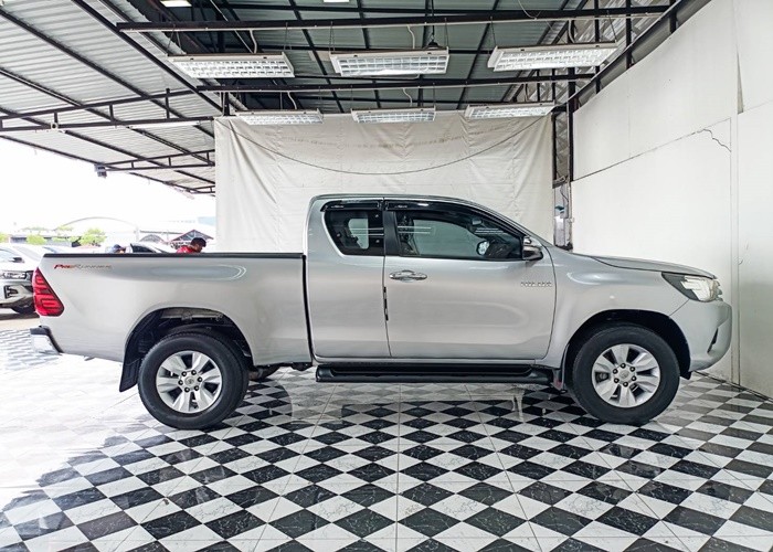 Used 7
                    TOYOTA
                     for Sale Image