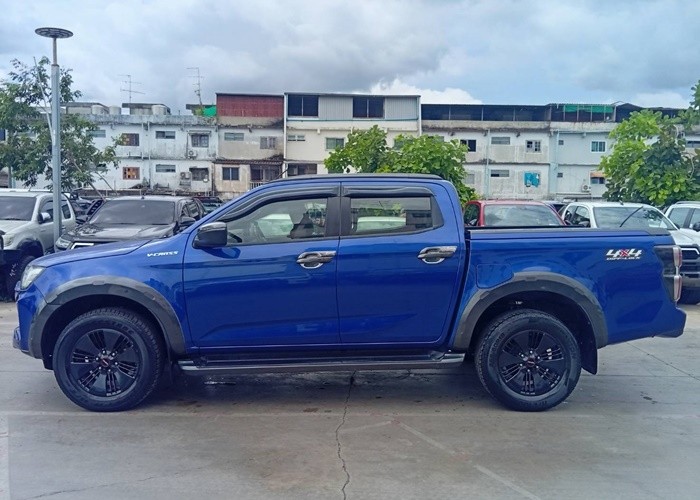 Used 2
                    ISUZU
                     for Sale Image