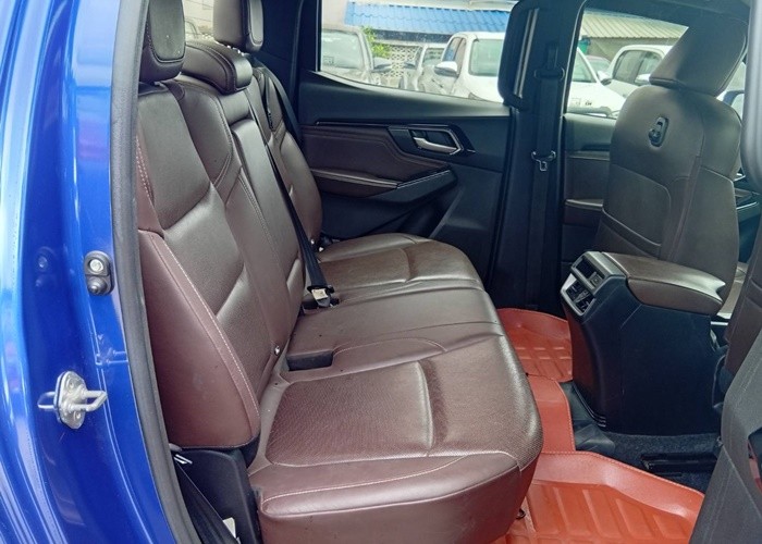 Used 2
                    ISUZU
                     for Sale Image