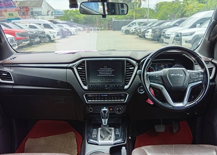 Used 2
                    ISUZU
                     for Sale Image