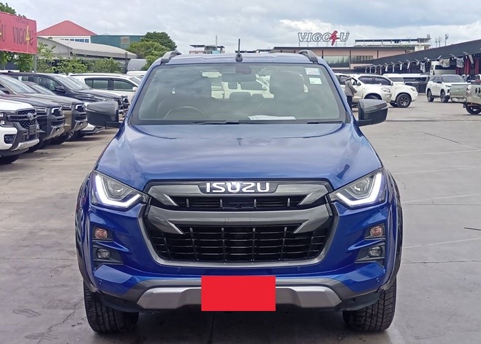 Used 2
                    ISUZU
                     for Sale Image