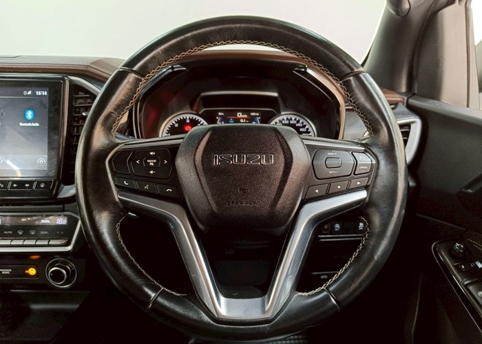 Used 1
                    ISUZU
                     for Sale Image