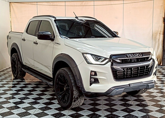 Used 1
                    ISUZU
                     for Sale Image