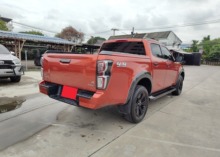 Used 2
                    ISUZU
                     for Sale Image