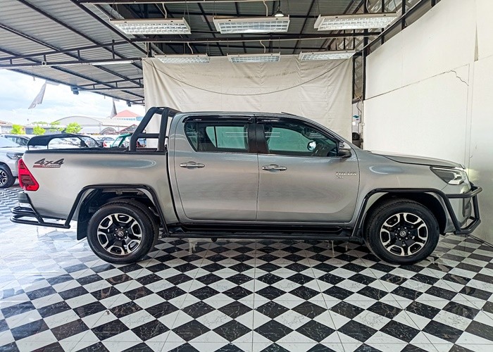 Used 8
                    TOYOTA
                     for Sale Image