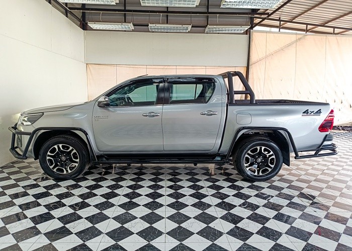 Used 8
                    TOYOTA
                     for Sale Image