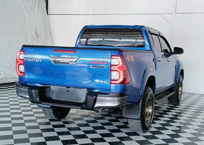 Used 7
                    TOYOTA
                     for Sale Image